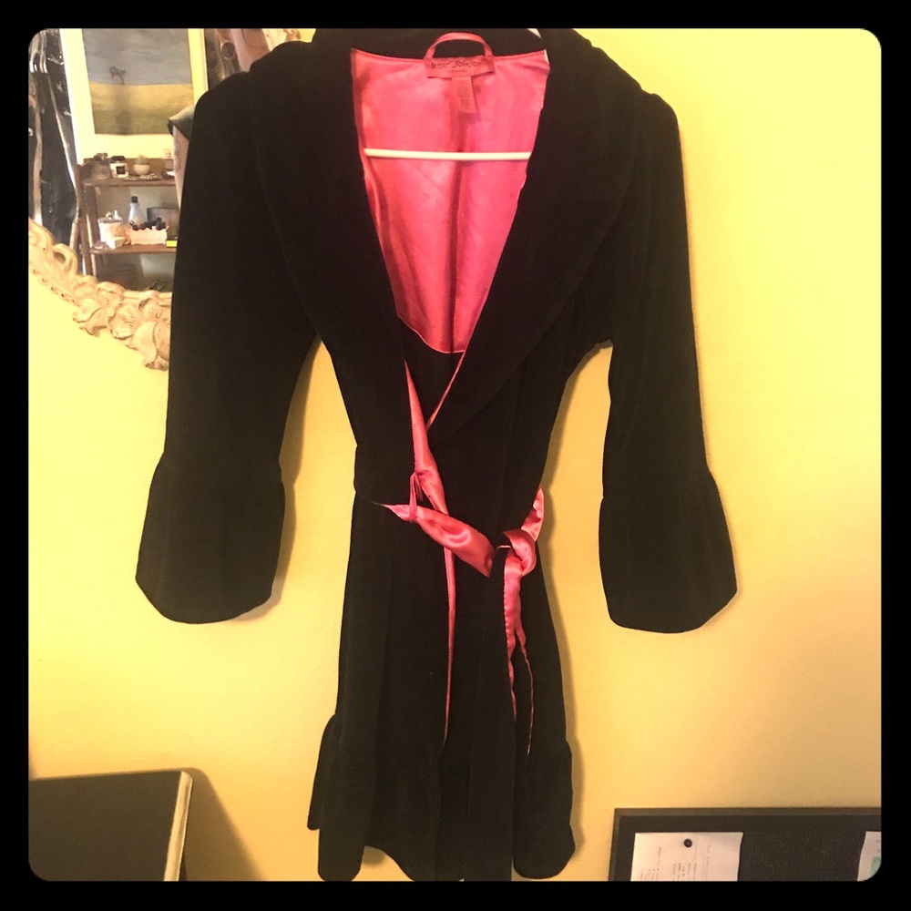Betsy Johnson robe